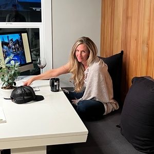 Meet your Posher, Andrea